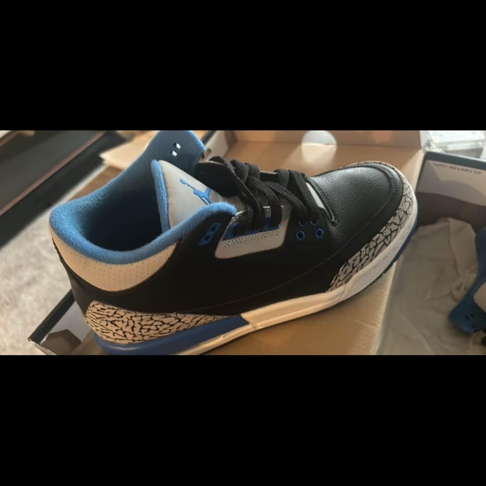 Jordan Retro 3 Black and Gray Sneakers